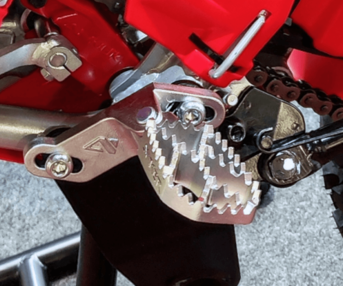 Combo Pedaleira + Pinos + Molas + Suportes - CRF 250F/300F | Tornado 300 hover